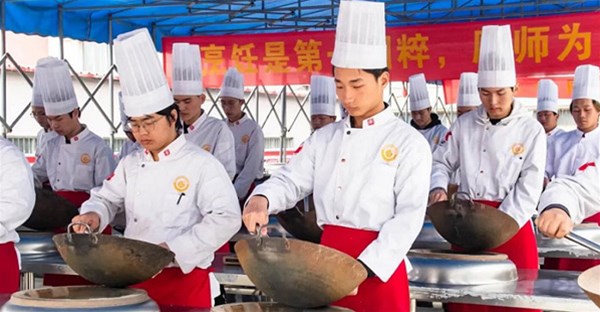 为什么越来越多人选择厨师行业？