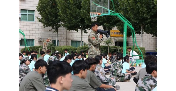 军训加油站 | 叫你唱，你就唱，军训拉歌攻略来啦！