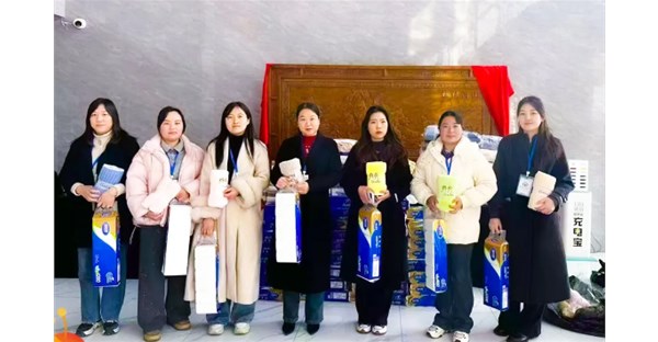 郑州时代科技中等专业学校开展三八妇女节活动